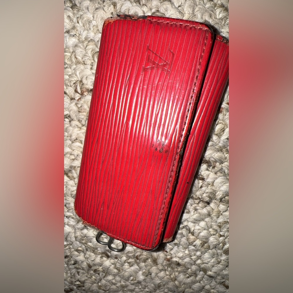 Authentic Louis Vuitton LV epi Key Clutch